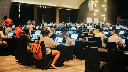Muchos equipos comparten hoy gran cantidad de horas de trabajo remoto, pero una conexión física ayuda a construir una mayor identidad de equipo