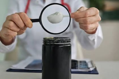 Muchos influencers promocionan suplementos de salud, pero pueden resultar negativos para el organismo