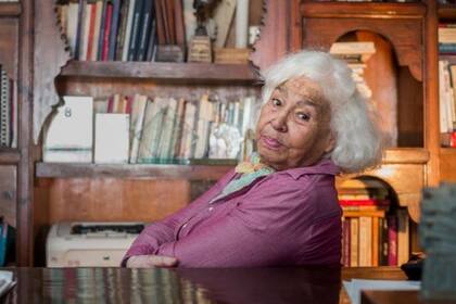 Muchos la describieron como "la Simone de Beauvoir árabe", comparación que ella detestaba