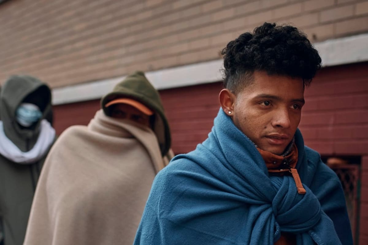 Muchos migrantes que viven en Nueva York recurren a la venta callejera para sobrevivir