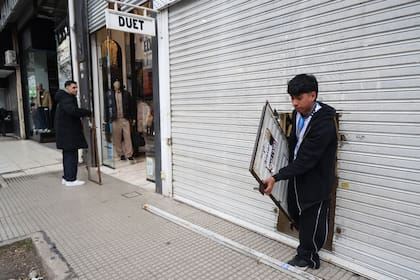 Muchos negocios cerraron al mediodía