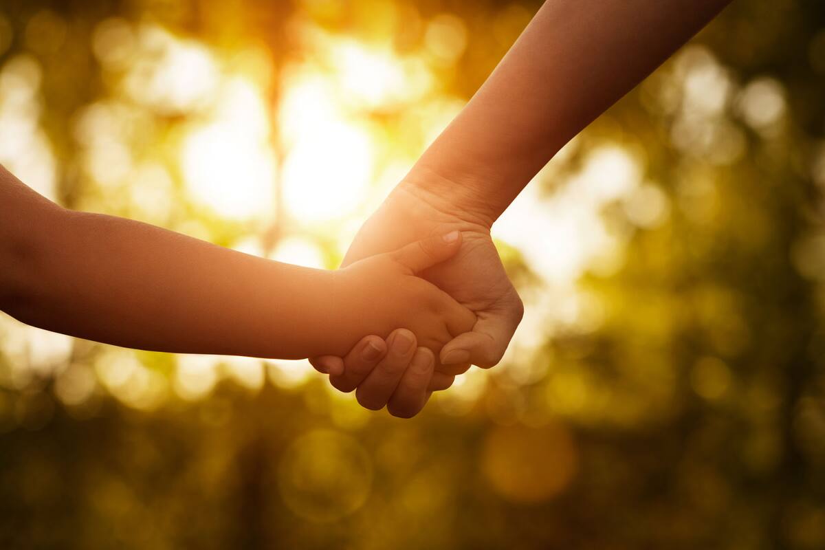 Muchos niños pequeños y grupos de hermanos que no quieren ser separados esperan una familia adoptiva en nuestro país