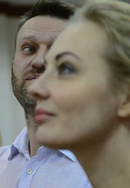 Muchos partidarios de Navalny valoran la historia de amor que tuvo con su esposa y se intersan por la vida familiar de ambos
