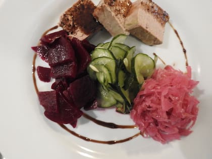 Muchos platos del menú incluyen encurtidos y fermentados, típicos de la dieta sueca hasta hoy.