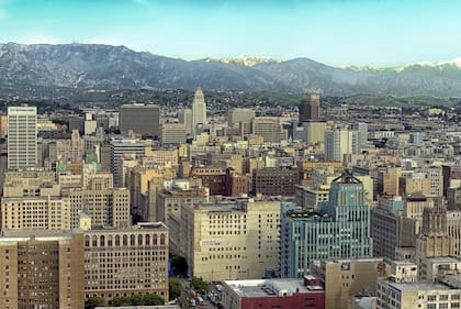 Muchos profesionales que ganan más del salario promedio en Los Ángeles no pueden llegar a una vivienda propia