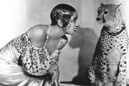 Muchos recuerdan a la diva, que se convirtió en un ícono de la moda, paseando por las calles de la capital francesa con su inusual mascota: una chita