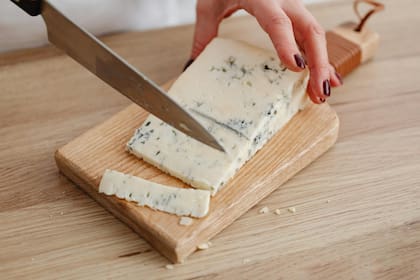 Muchos se equivocan al guardar el queso: así se consigue que dure mucho más tiempo sin estropearse