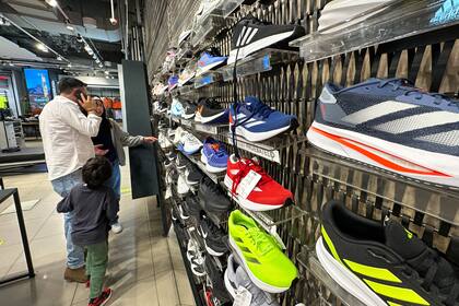 Muchos turistas eligen viajar de compras a Chile, por lo que necesitan saber la última cotización del peso chileno