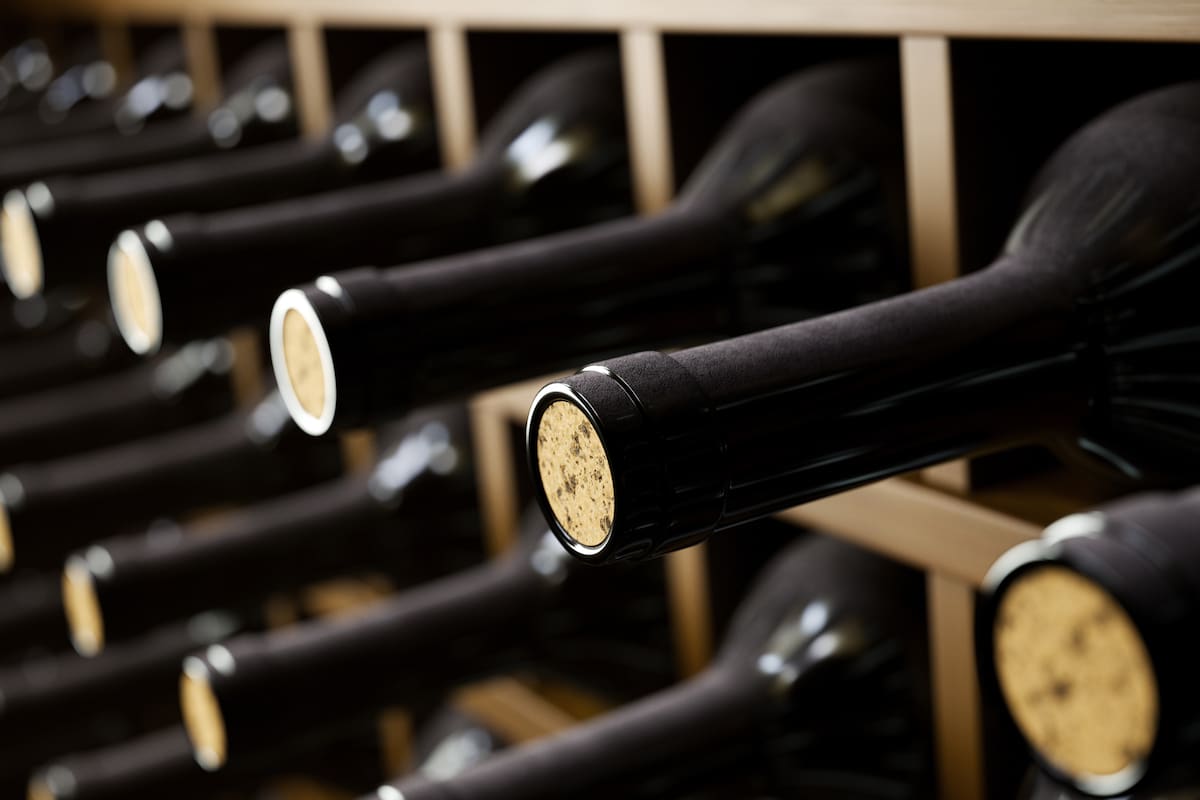 Muchos vinos, no todos, consignan en su etiqueta el año de cosecha