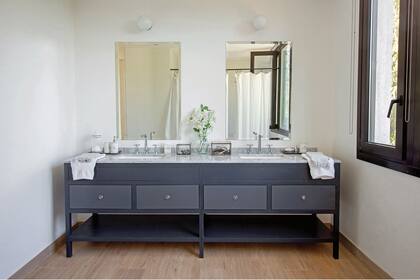Mueble (diseño Nodo Arquitectura). Apliques (Omniluz).