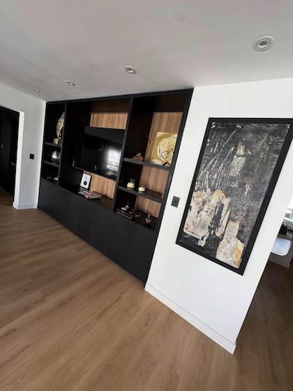 Mueble tv pared y cuadro