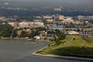 Muere el hombre que hirió a 2 personas en la Universidad Old Dominion, en Virginia, dice la escuela