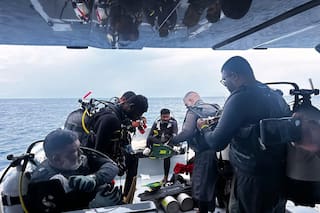 Muere un buzo militar de Maldivas al buscar los cuerpos de cuatro buzos italianos