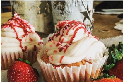 Muffins de frutilla y chocolate blanco