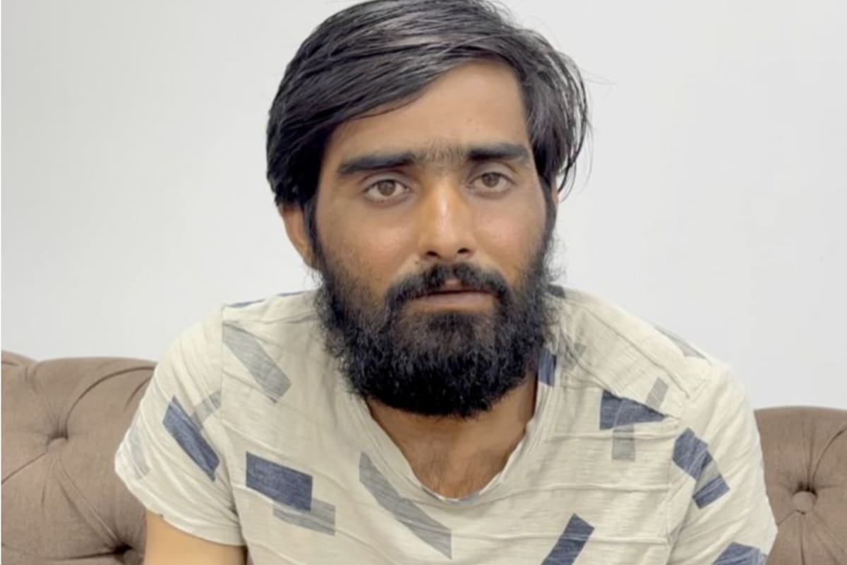 Muhammad Hamza logró permanecer en la cubierta del barco