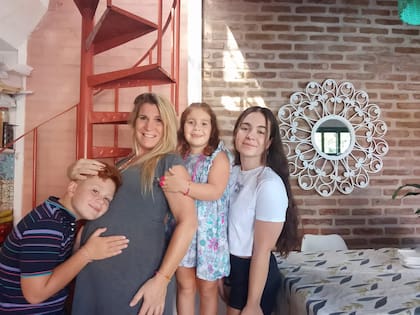Carla con todos sus hijos