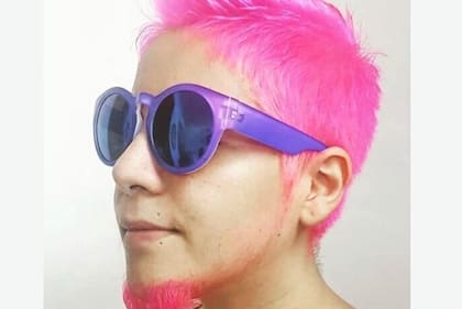 Algo que me ayudó muchísimo fue pintármela. Estuve varios años con la barba rosa. Me veían y era como '¡ah! no solo tiene barba sino que le gusta'".