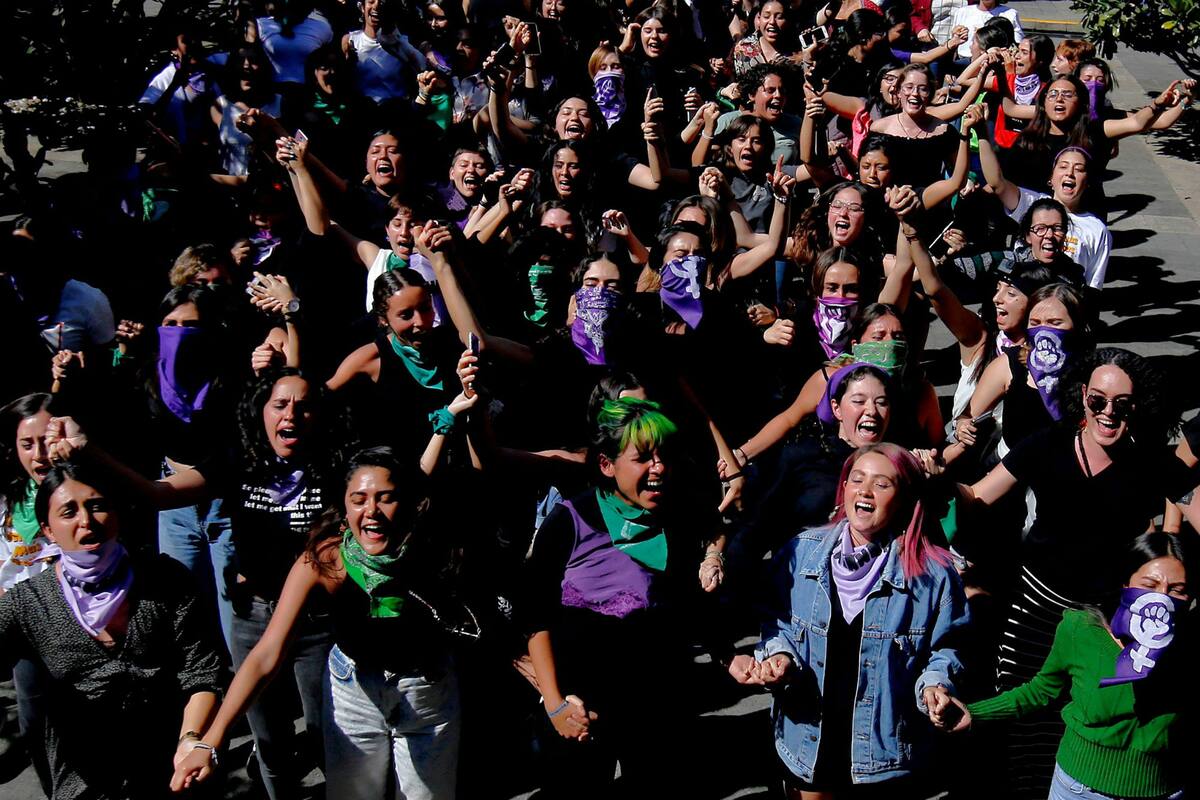 Mujeres mexicanas marchan por la igualdad de derechos, como en toda la región