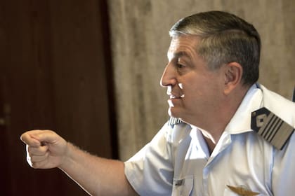 Müller afirma que pediría al jefe de la Fuerza más horas de vuelo para recuperar destinos