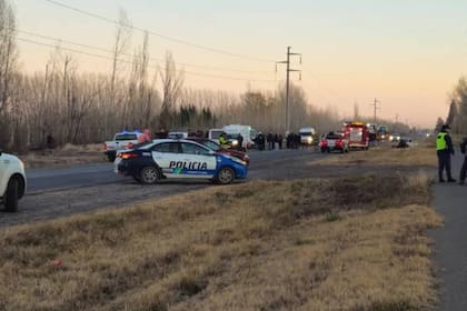 Múltiple accidente fatal en una ruta de Neuquén: dos muertos y varios heridos.
