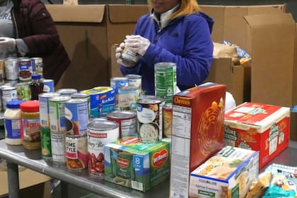 Múltiples grupos entregan alimentos sin costo a los habitantes de Carolina del Norte en noviembre (Facebook/Food Bank of Central & Eastern North Carolina)