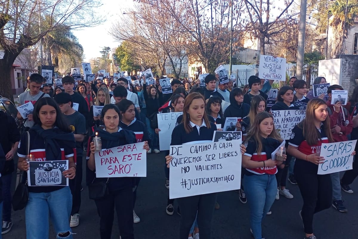 Multitudinaria marcha en Villa Dolores para pedir justicia por Santiago Aguilera Allende, secuestrado y asesinado en Traslasierra