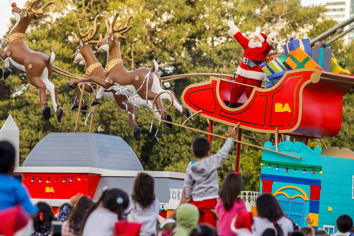 Multitudinario desfile de Navidad en la ciudad de Buenos Aires