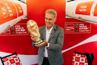 Mundial 2026: Advocaat reasumió como DT de Curazao