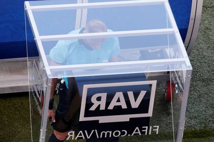 Mundial Rusia 2018: cómo habrían sido los octavos del Mundial si no existiera el VAR