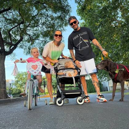 Muni junto a su marido y sus dos hijos días antes del accidente
