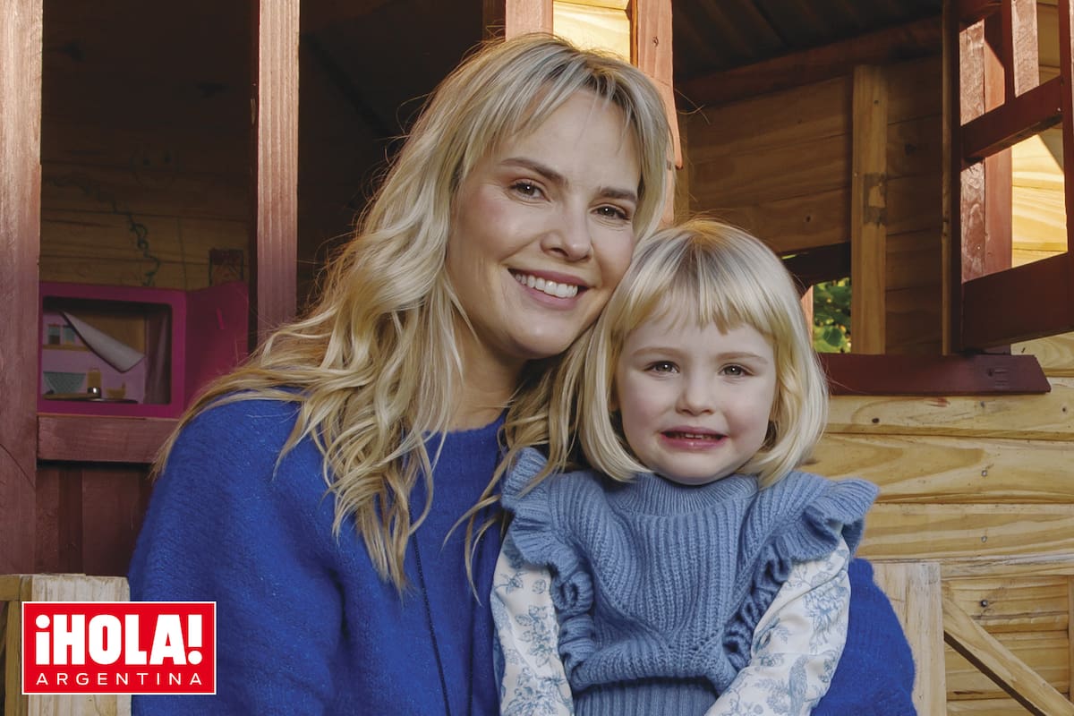 Muni y su hija Carmela posan juntas por primera vez en una producción de fotos.