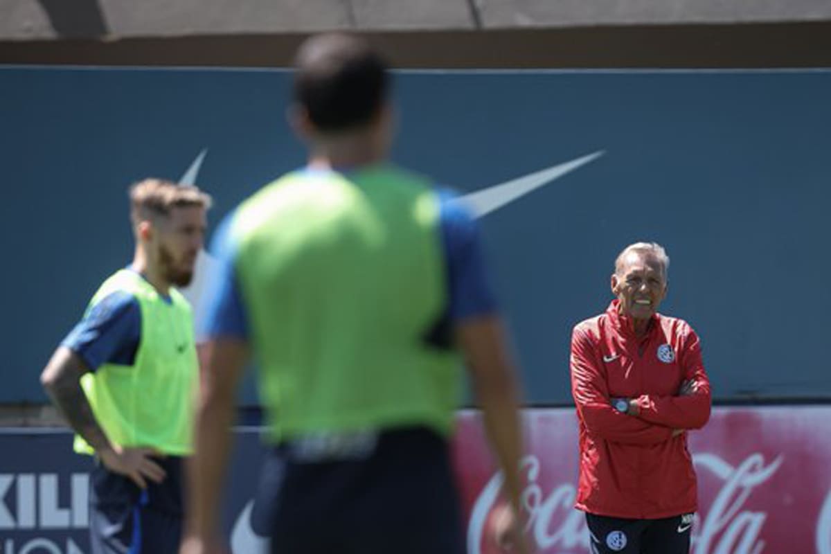 Muniain y Russo, en un entrenamiento de San Lorenzo, que transita horas difíciles