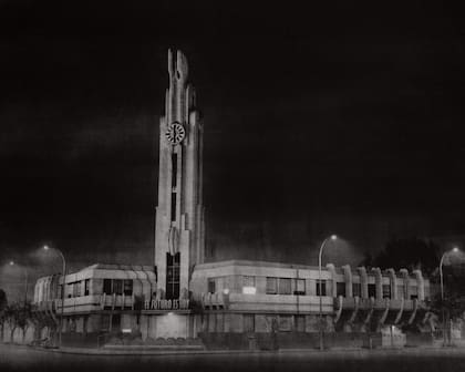 Municipalidad Carhue. Serie Salamone (1998-2000), fotografía de Esteban Pastorino exhibida por la galería Del Infinito