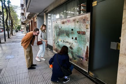 Mural abstracto en el edificio de Echeverría al 1800 que integra el tour de Vanessa Bell