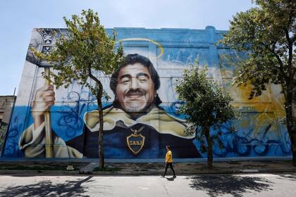 Mural en homenaje a Diego Maradona por el artista Alfredo Segatori
