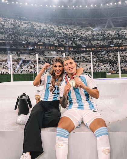 Muri y Licha durante los festejos de Qatar 2022 (Foto: Instagram @lopezbenitezmuri)