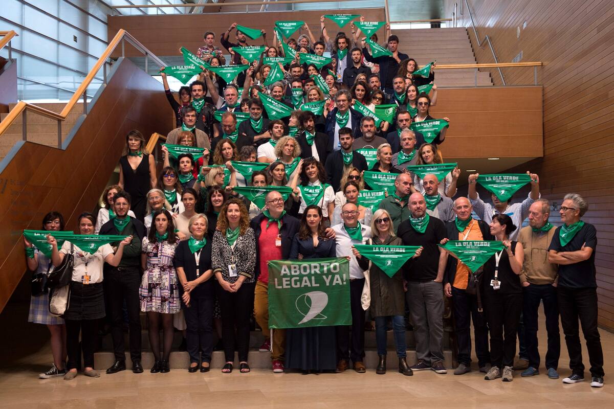 Muriel Santa Ana y Mercedes Morán, entre las actrices que acompañaron la presentación del film de Solanas Que sea ley, que se estrenará en la Argentina el próximo jueves 3