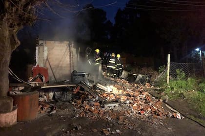 Murieron cinco chicos durante un incendio en Pilar