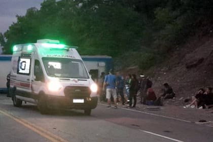 Murieron tres personas en un choque frontal en Salta