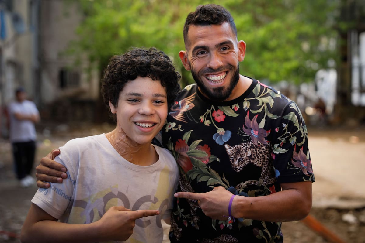 Murillo y Tevez; con 14 años, el actor hará el papel de Carlitos en la serie "Apache"