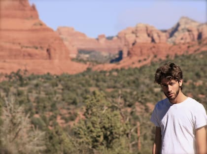 Murilo recorrió 60 países y vivió en 8.