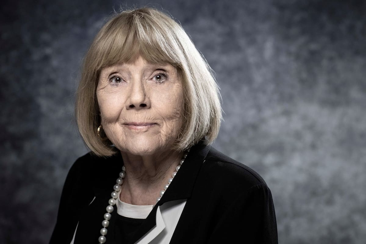 Murió Diana Rigg, mítica actriz de Los Vengadores, James Bond y Juego de Tronos.