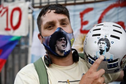 Murió Diego Maradona: la emotiva despedida en el Obelisco