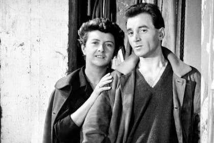En septiembre de 1957 junto al artista francés Mick Micheyl