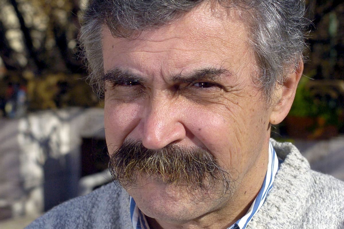 Murió el escritor y profesor Hugo Correa Luna.