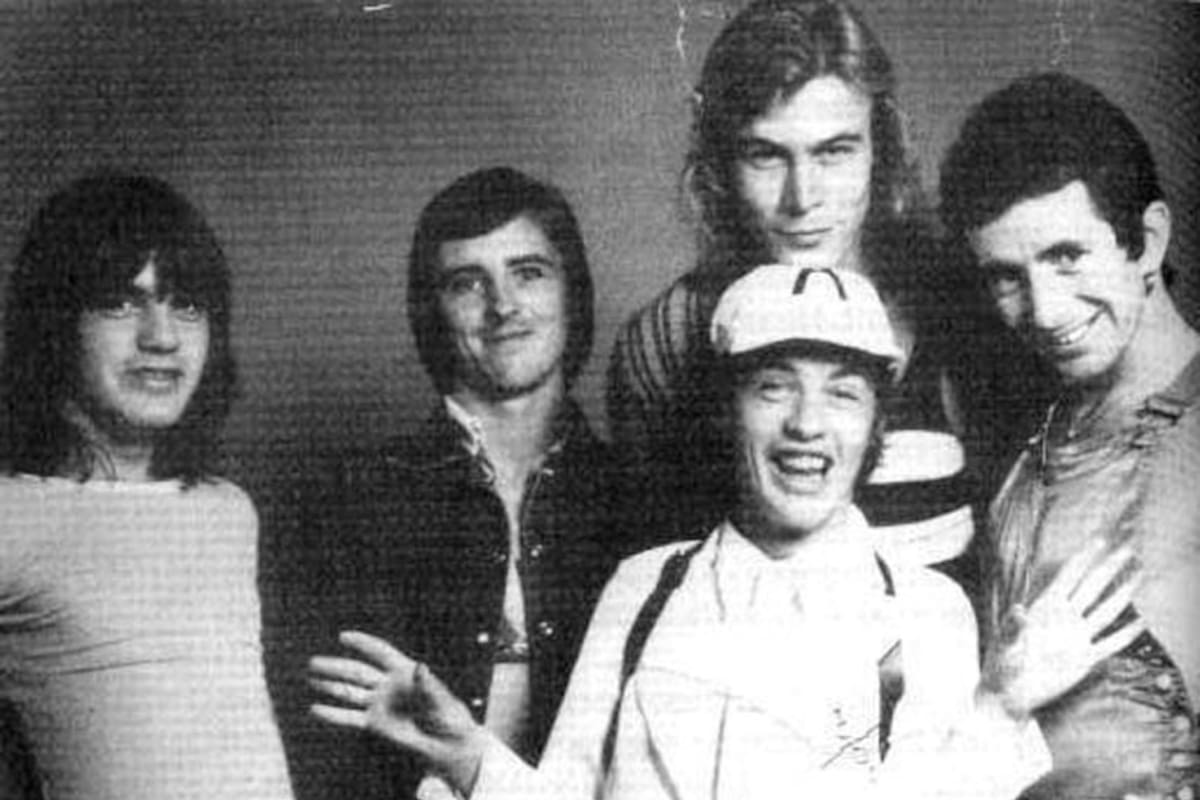 Murió el ex bajista de AC/DC, Paul Matters