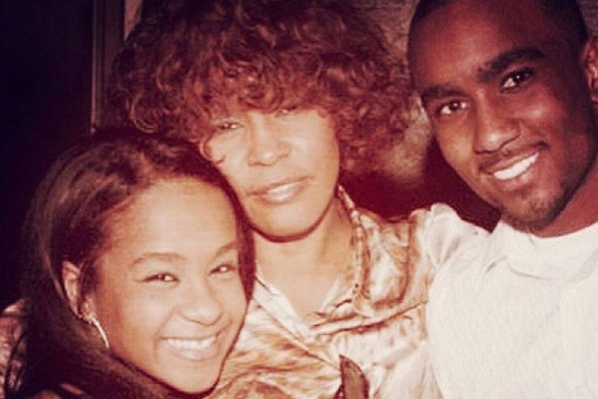 Murió el ex novio de la hija de Whitney Houston, cuatro años después de ser el responsable de la muerte de la joven
