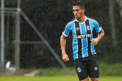 Murió el futbolista Ezequiel Esperón al caer de un sexto piso durante una fiesta