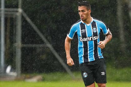 Murió el futbolista Ezequiel Esperón al caer de un sexto piso durante una fiesta