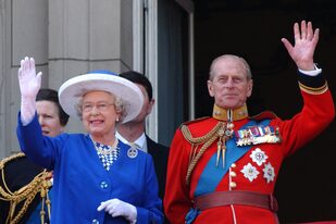 Los restos del príncipe Felipe reposan en la capilla privada dentro del Castillo de Windsor antes de su funeral que se realizará el próximo sábado 17 de abril